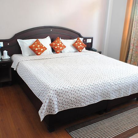 Clarks Inn Binsar Exterior photo