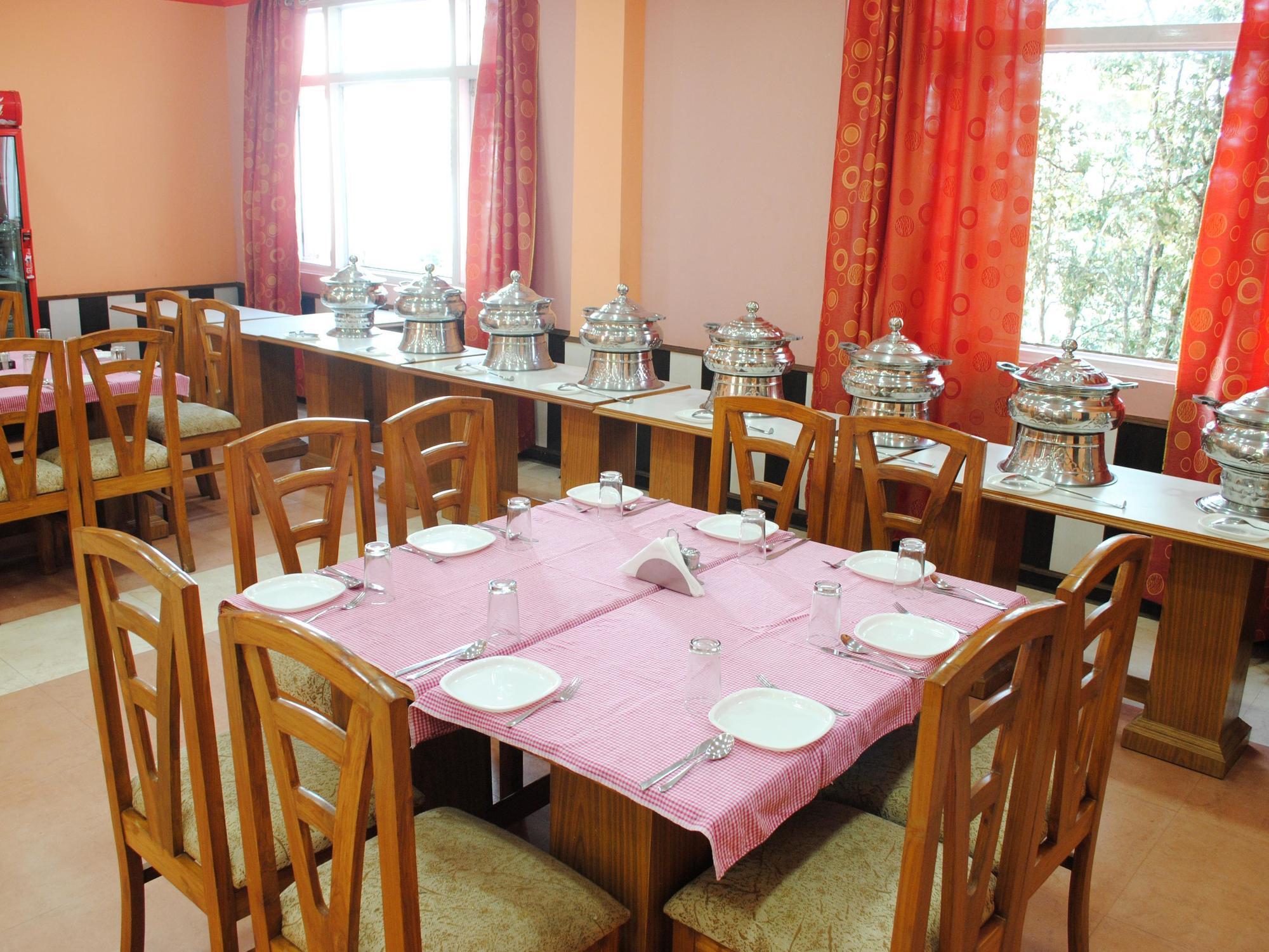 Clarks Inn Binsar Exterior photo